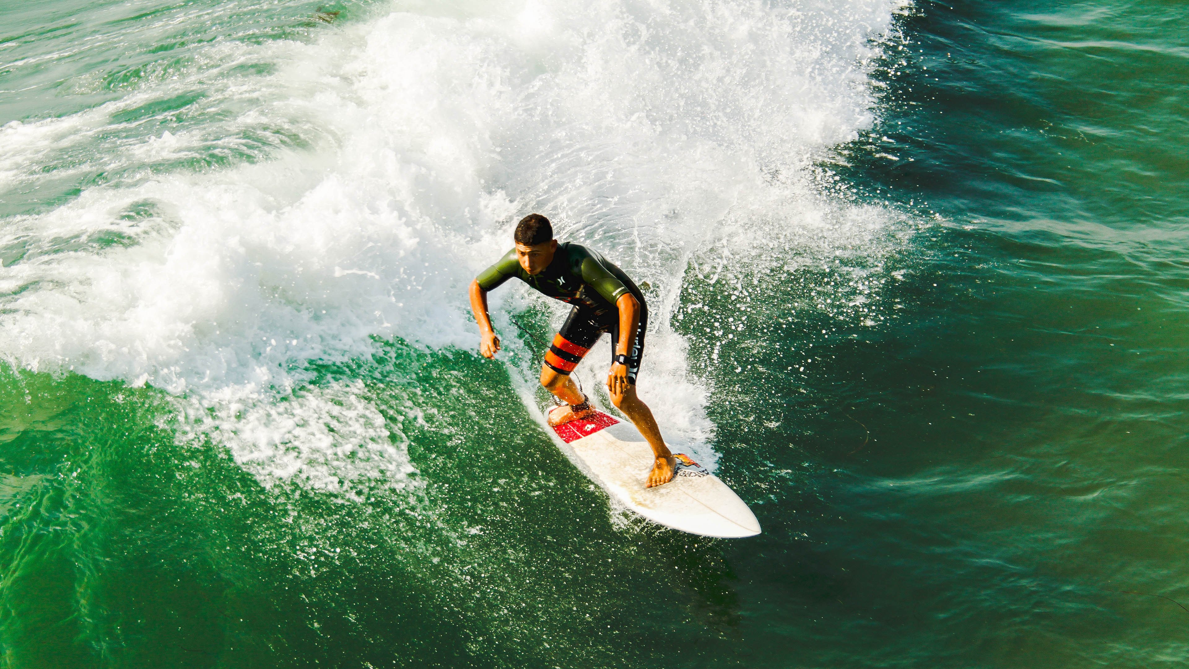 火箭小胜马刺，新秀亨德森送出致命抢断，亨得利和火箭战绩