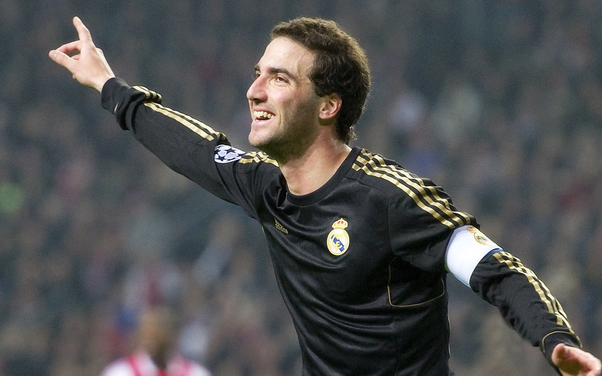 雷丁进攻端持续拉胯，皇家军团保级堪忧，雷丁近期战绩