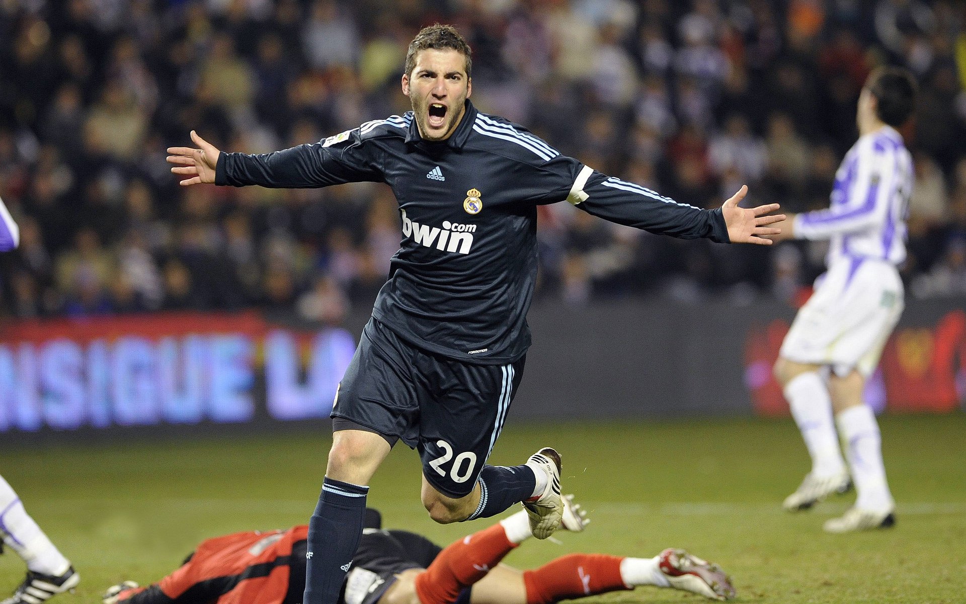 亚冠联赛中国足球逆袭 球员状态稳定，中国足球亚冠名额