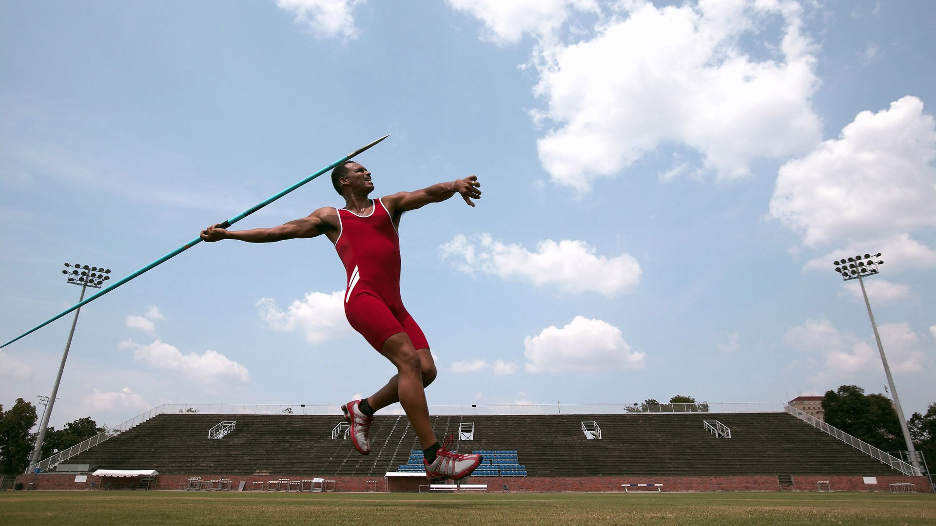 安东·李恩：全黑队中场的“关键球员”，每次传球都创造巨大威胁